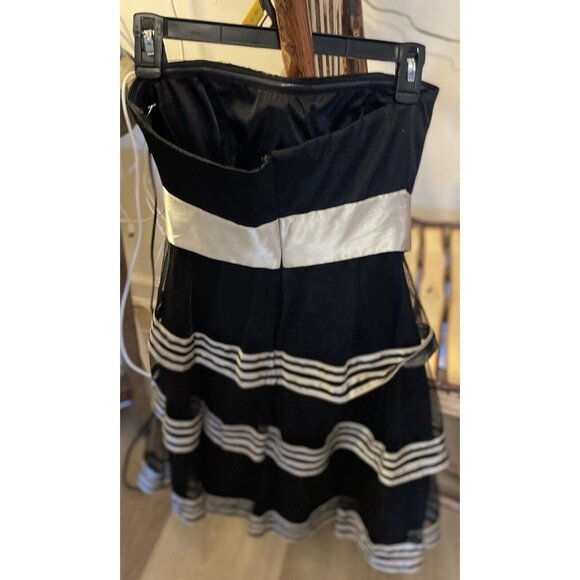 Jake's Cocktail Dress Size 34 - Picture 2 of 3